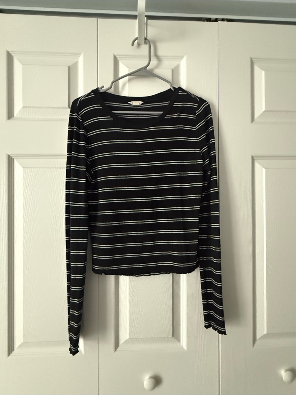 Aeropostale Black and White Striped Long-Sleeve Tee
